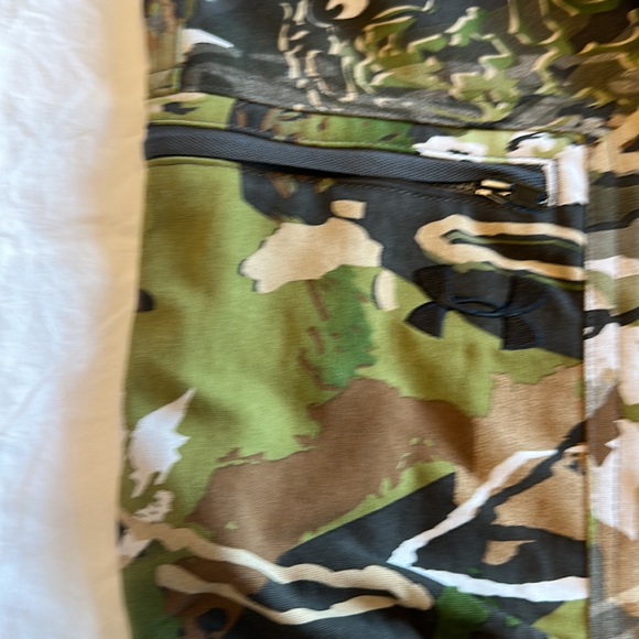 Camo Hunting Pants- Under Armor-NWT 38” x 32” - Picture 4 of 5